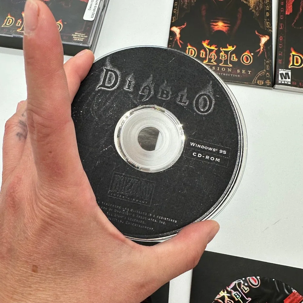 DIABLO II 2 BATTLE CHEST Complete with Box Manuals & Guide